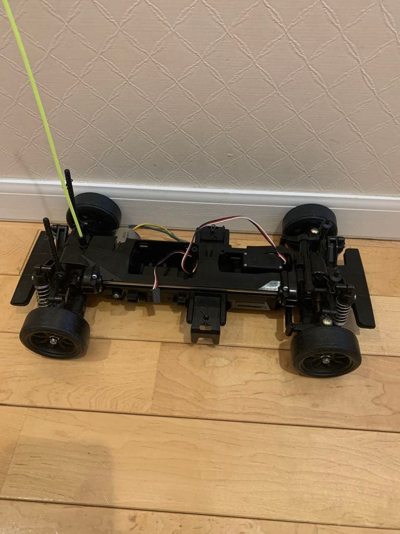 メカ無しタミヤ　ラジコンTL-01シャーシ　HPI AE86トレノボディ状態悪い