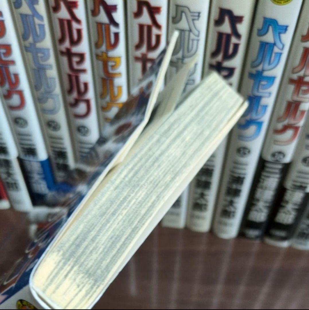 ベルセルク 三浦建太郎 漫画 コミックス 1巻〜42巻 まとめ売り　おまけ付き