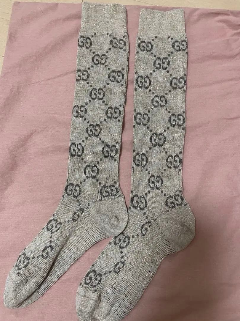 ‼️最終値下げ‼️GUCCI GGロゴ ラメ入りニーハイソックス