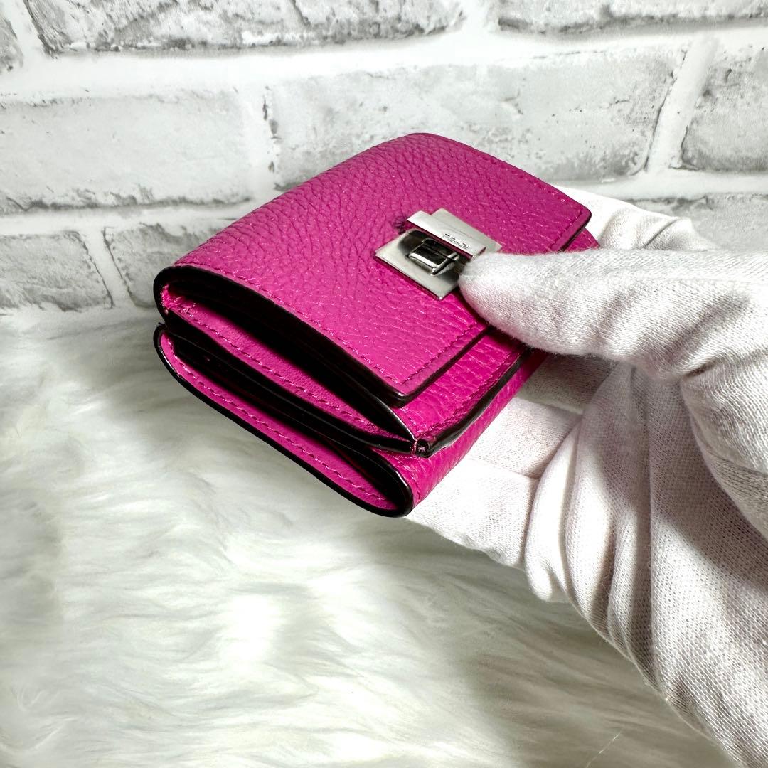 新品 FENDI セレリア ピーカブー マイクロ 三つ折り 財布 ピンク 箱付