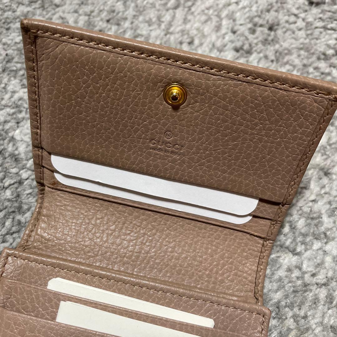 GUCCI ベージュレザー 二つ折り財布