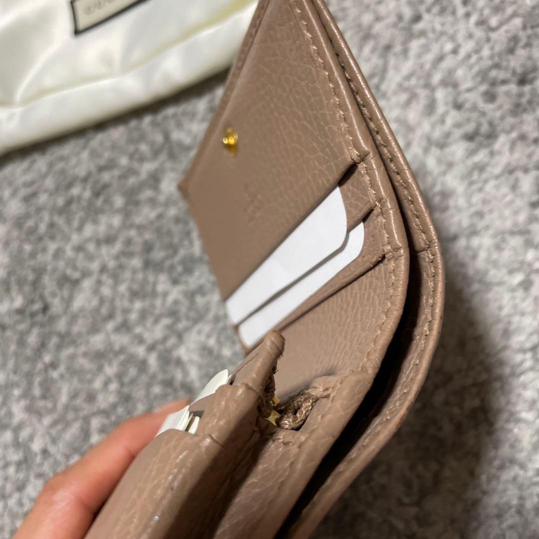 GUCCI ベージュレザー 二つ折り財布