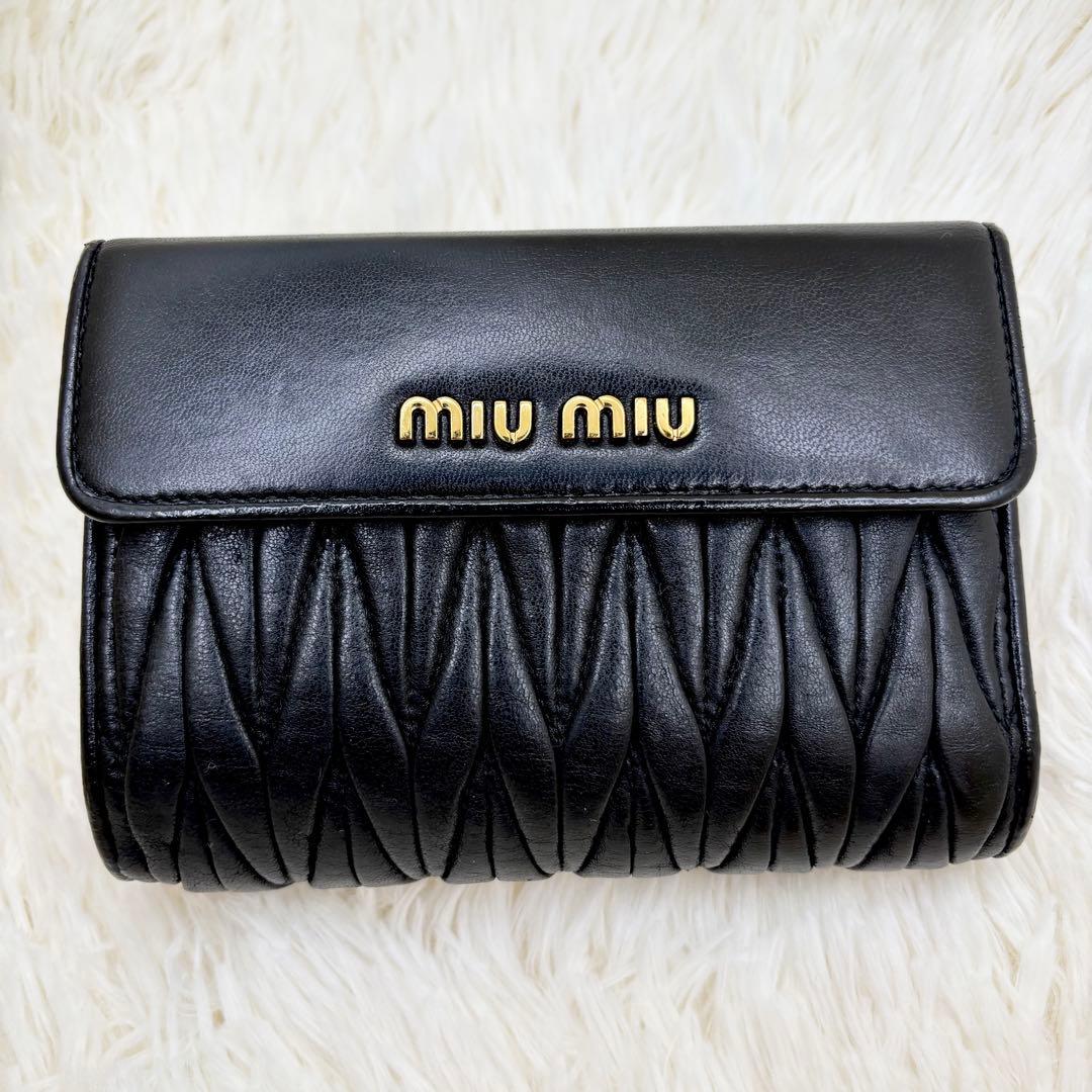 美品♡miumiu ミュウミュウ マテラッセ 折り財布 黒 ブラック