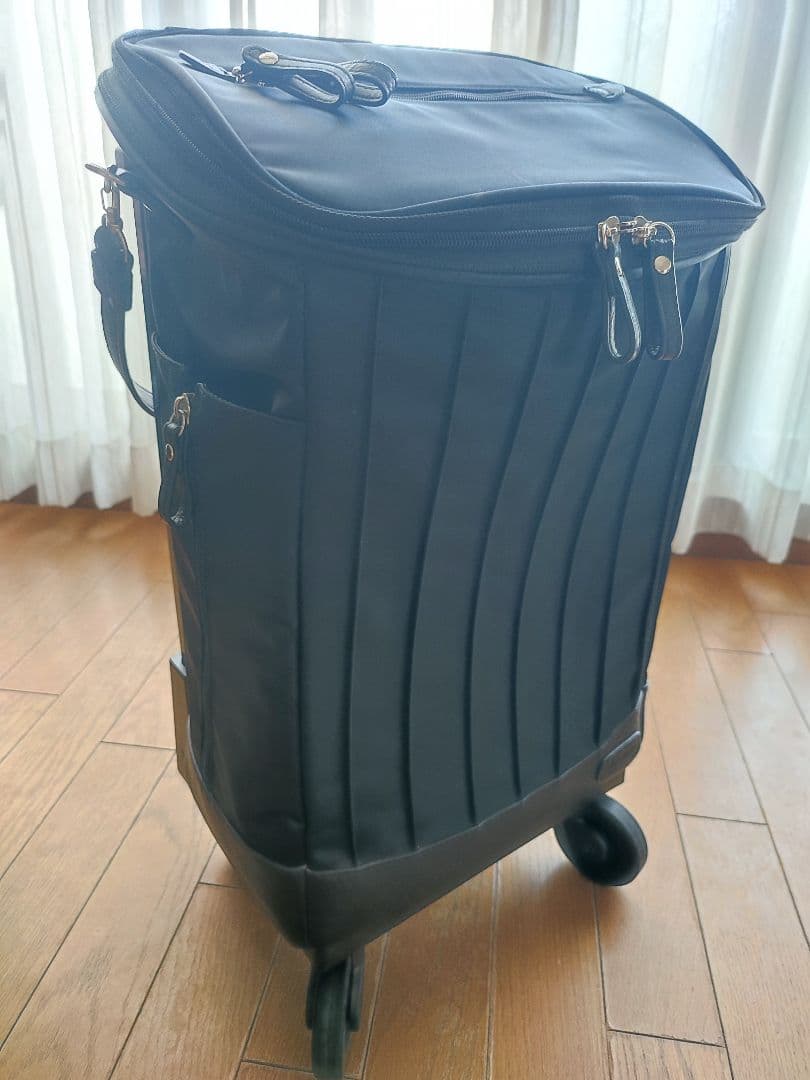 SWANY スワニーキャリーバッグ◆4輪&軽量容量大◆バッグ取外し可〜ブラック