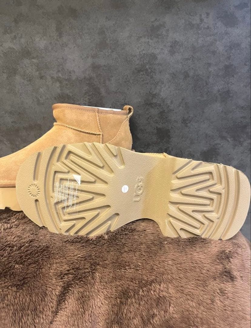 UGG / アグ 厚底 24cm ラスト