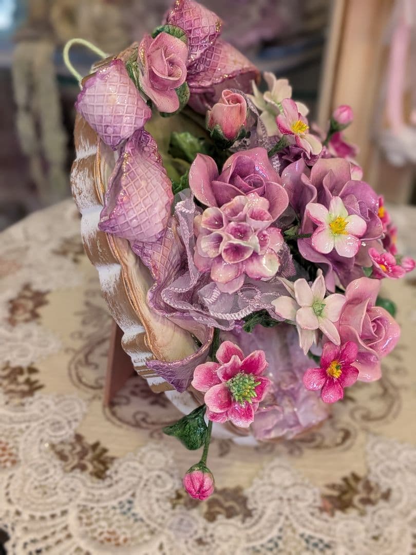 クレイフラワー❁薔薇の壁掛け兼スタンド型楕円形❁ハンドメイド