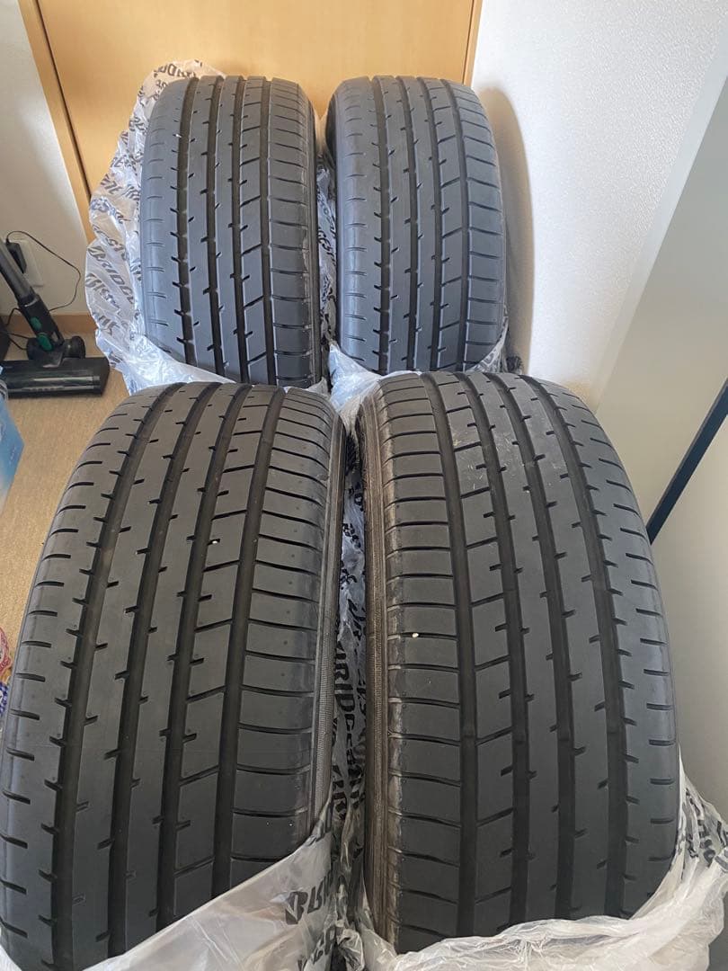 TOYOタイヤ　80ハリアー純正　225/55R19 タイヤ 2023年製　②