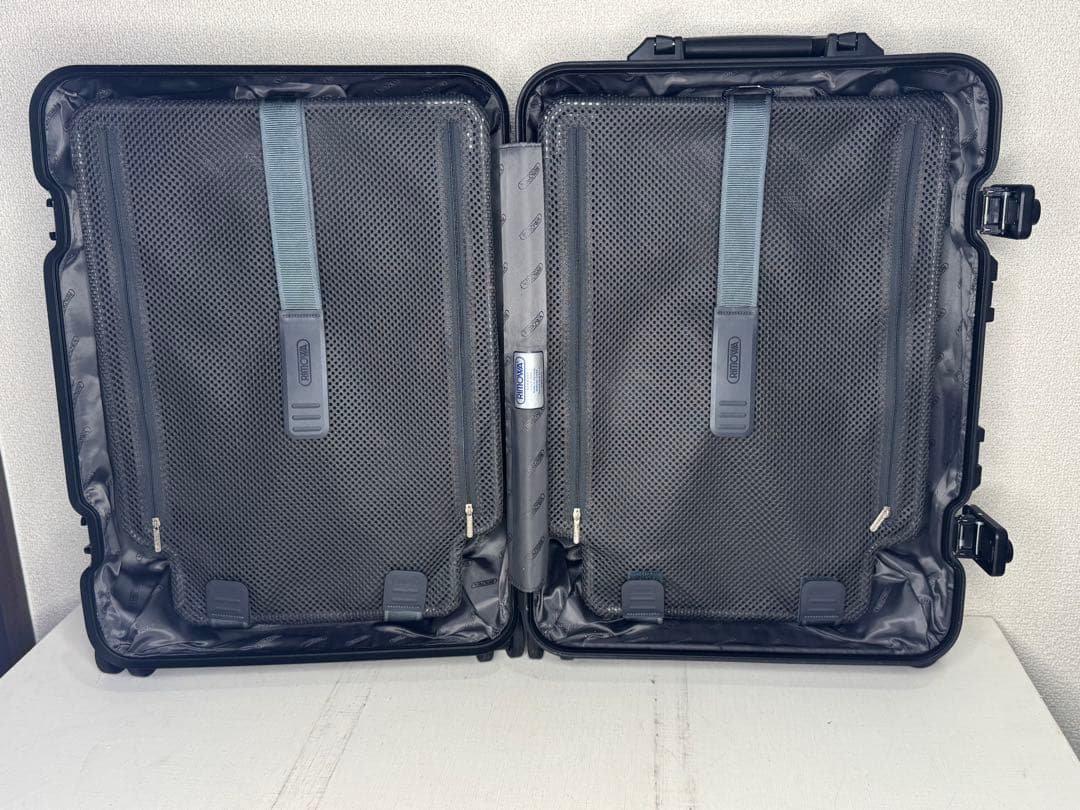 リモワ トパーズ ステルス 32L 4輪 キャリーケース TSAロック 正規品