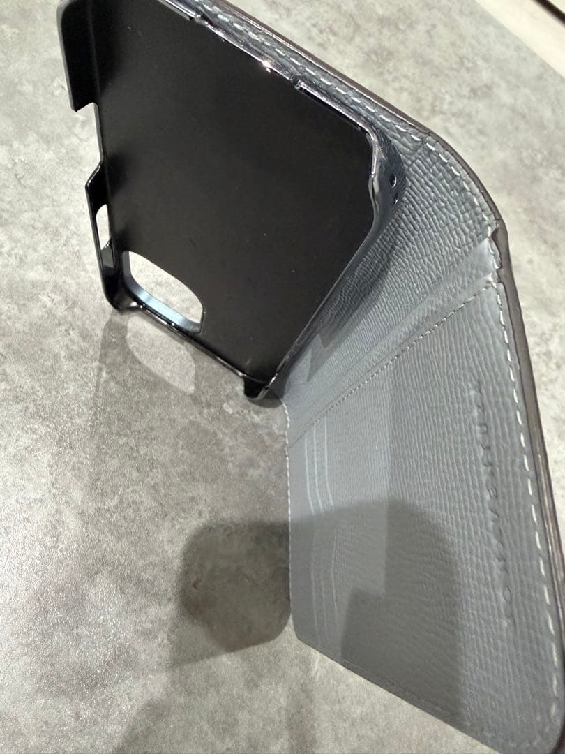 美品 再値下げ BONATENTURA iPhone17用ケース　手帳型ケース