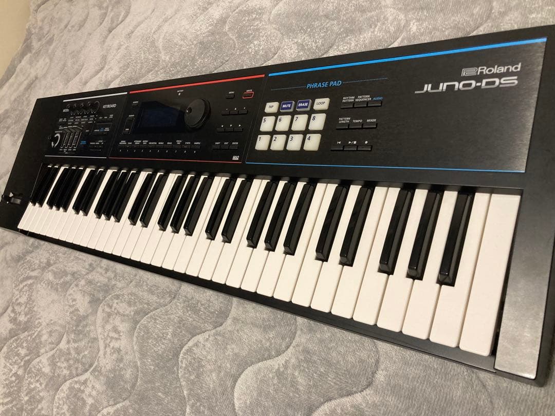 Roland JUNO-DS 61鍵 シンセサイザー ヘッドホン他付属品多数