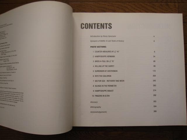 洋書 Kampfraum Arnheim: A Photo Study of