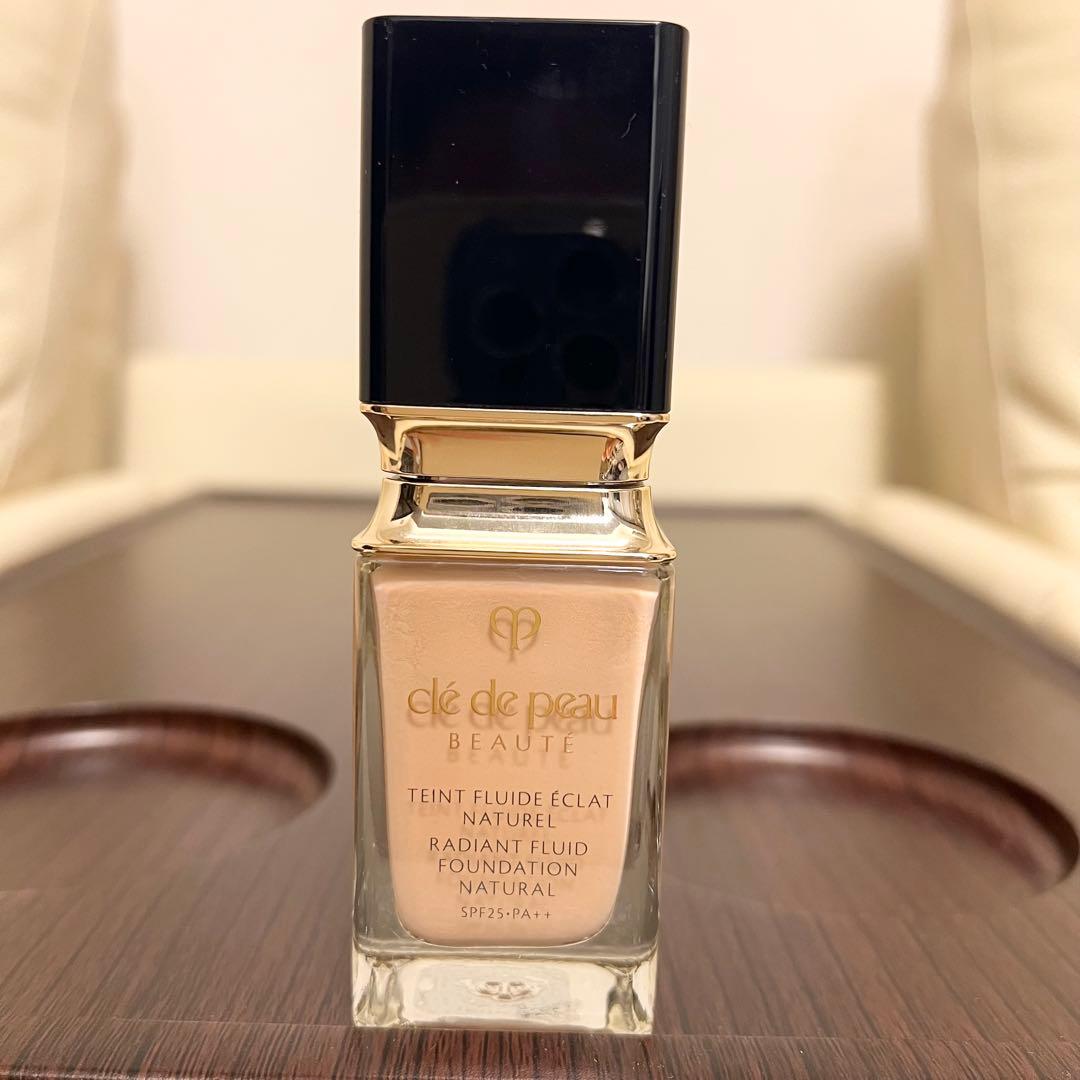 クレ・ド・ポー ボーテ タンフリュイドエクラ ナチュレル 35ml