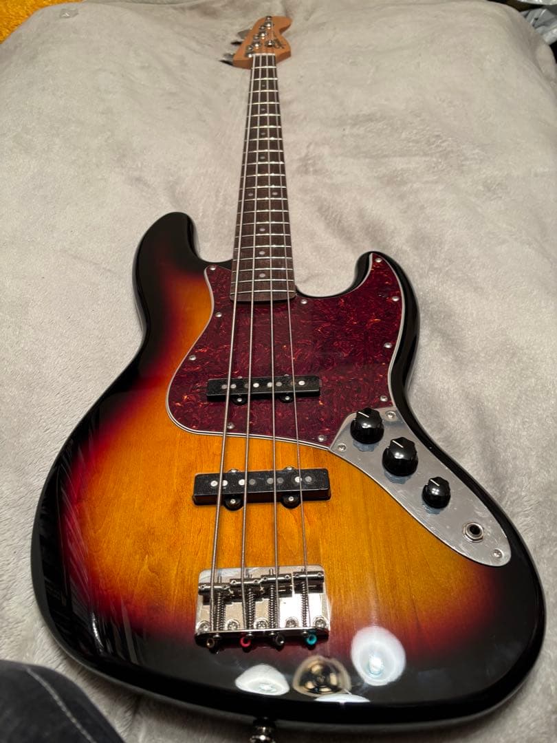 【ほぼ新品】Squier Classic Vibe 60s JB 保護フィルム付