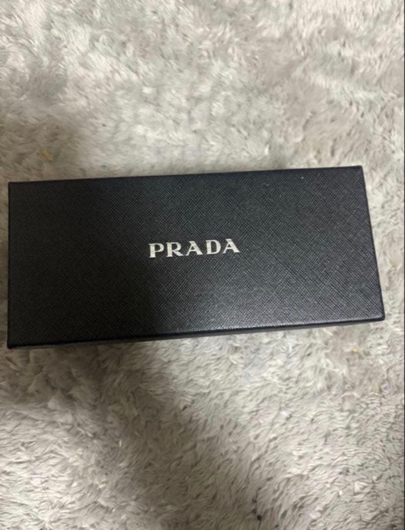 PRADA スクエア型 サングラス 黒