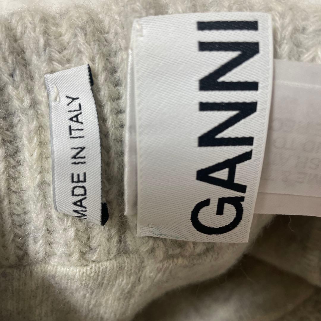 GANNI ニット帽ライトグレー