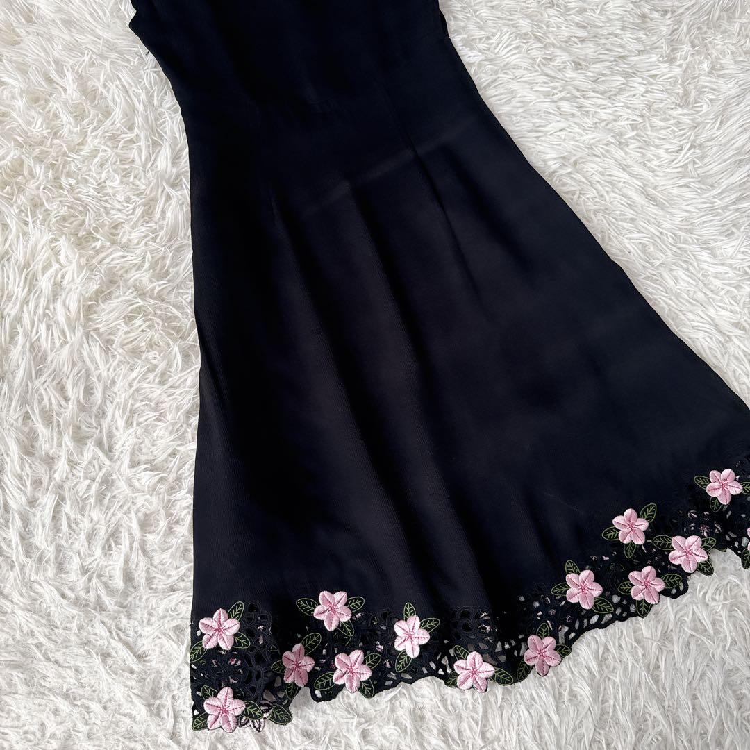 美品 トッカ シルク100% ワンピース 花柄刺繍 カットワーク ブラック 0