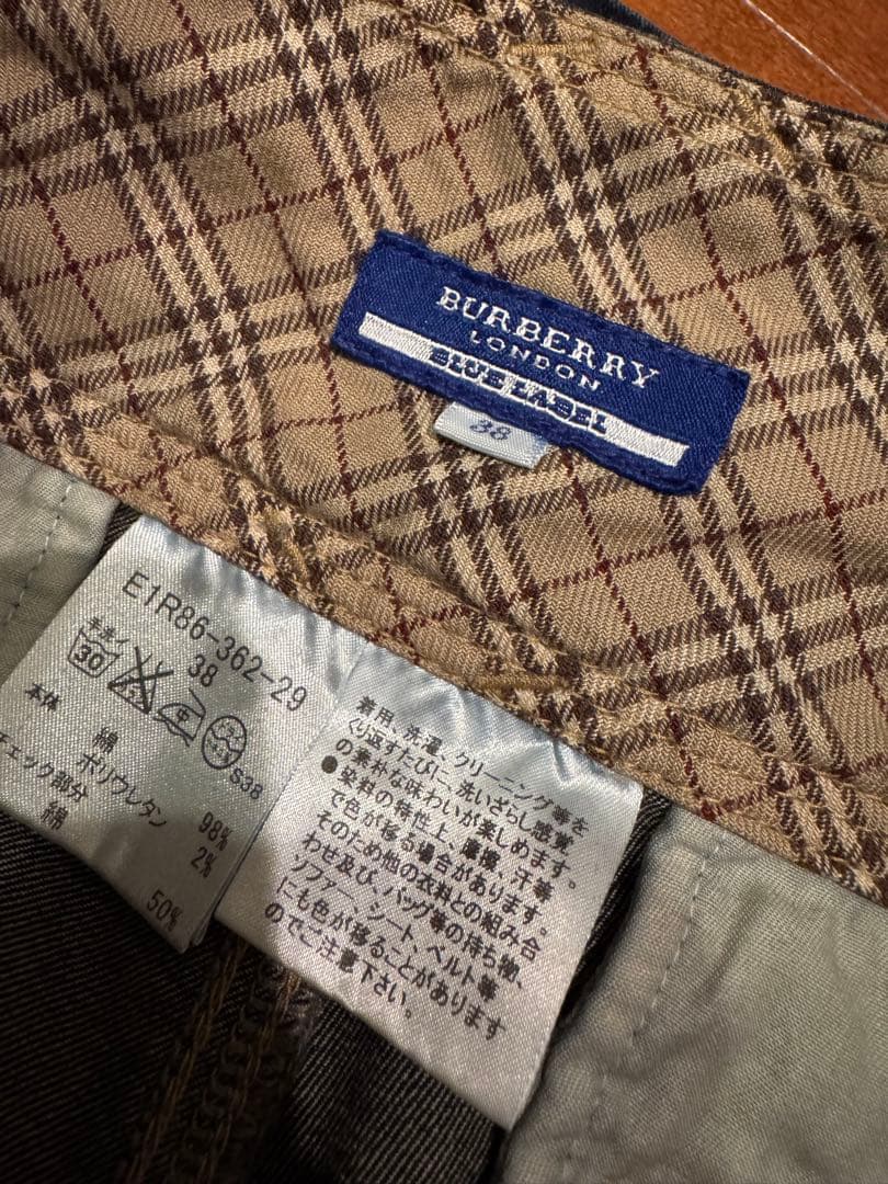 美品✨バーバリーブルーレーベル　デニムショートパンツ　コロンボタン✨ロゴ
