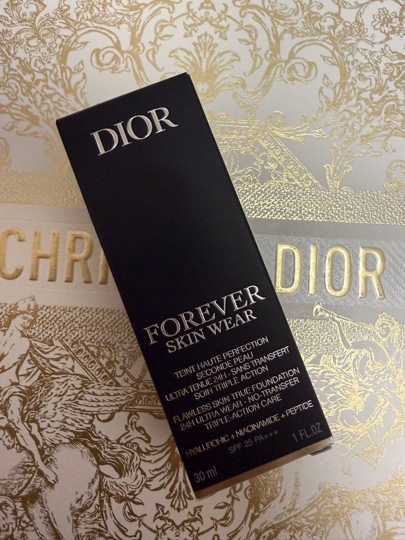 新品！dior ディオール フォーエヴァー フルイド スキン ウェア　0CR