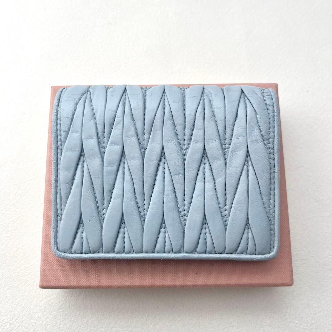 miu miu ミュウミュウ マテラッセ 二つ折り財布 付属品完備　0222-②
