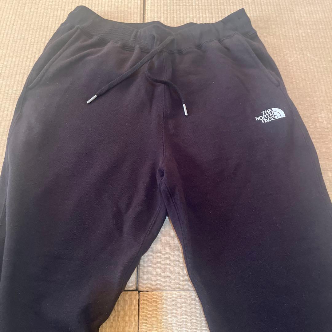 THE NORTH FACE Tシャツとスウェットパンツセット