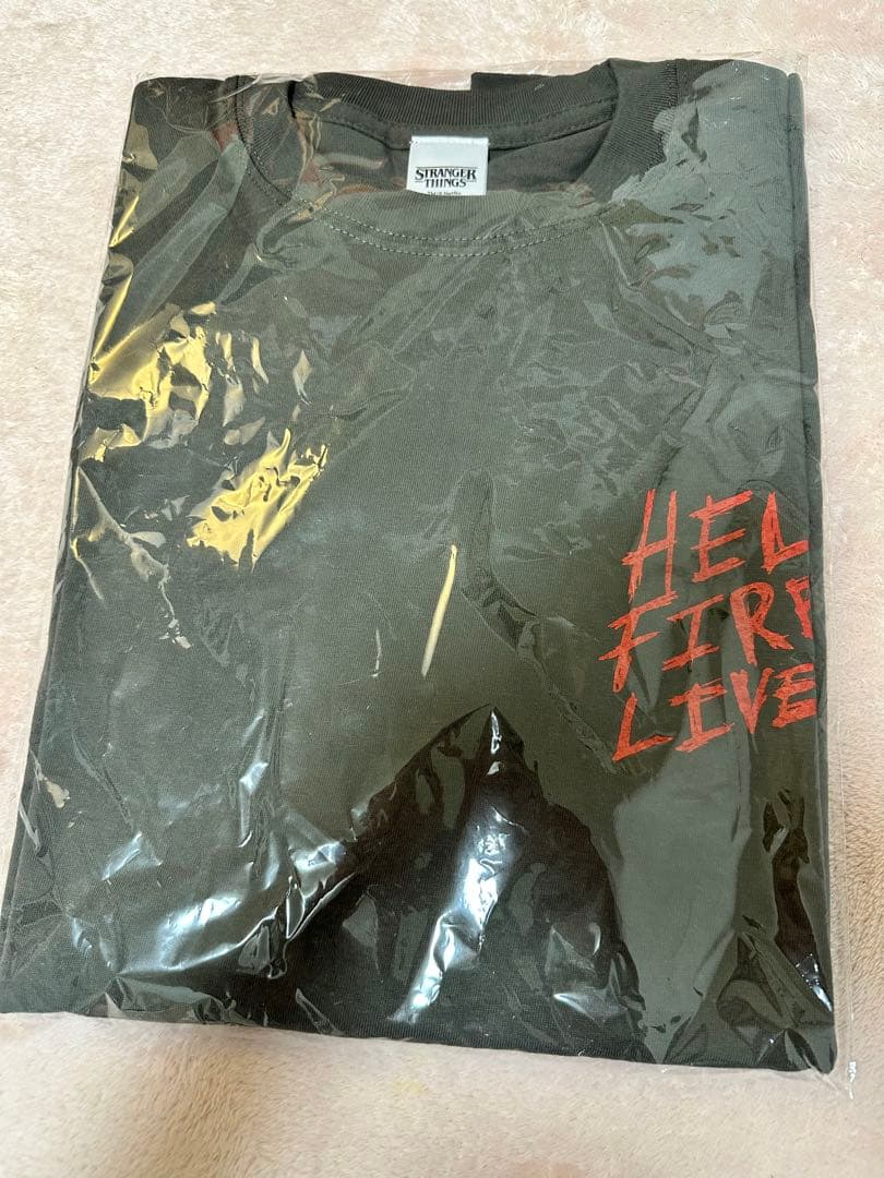 ラスト1 ストレンジャーシングス ヘルファイアクラブ Tシャツ　新品未開封