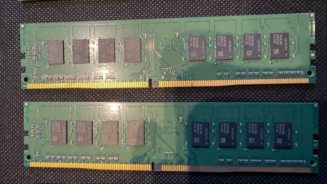 メモリDDR4 8GBx2枚,4GBx2枚　合計24GB pc4-2113