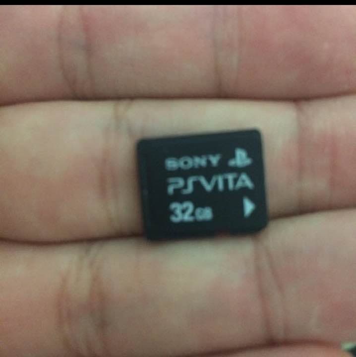 psvita    カセット  32ギガ