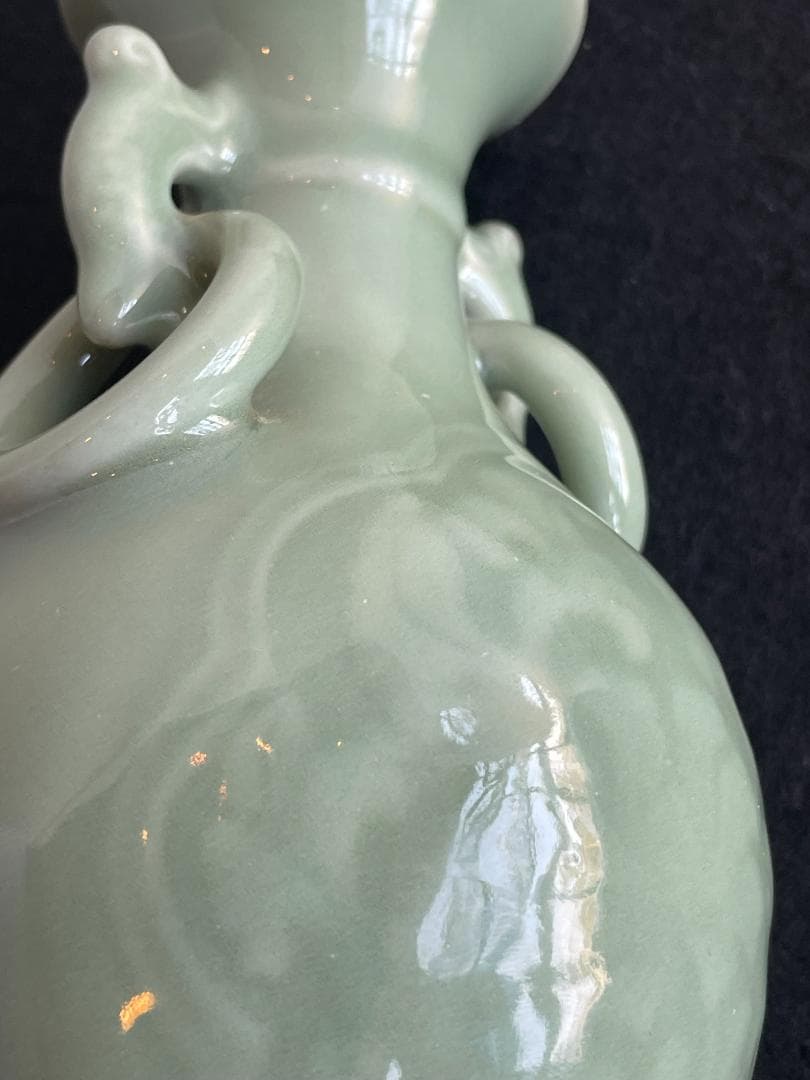 中国 美術 明代 龍泉窯 青磁 陽刻 纏枝花紋 雙耳 双耳 花瓶 不遊環 花入