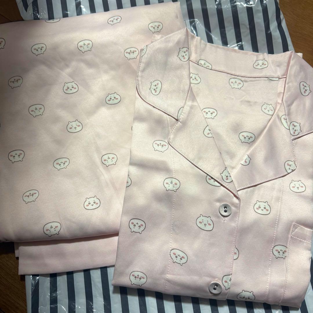 ピーチジョン　PEACH JOHNちいかわ裏起毛サテンパジャマ　ちいかわ