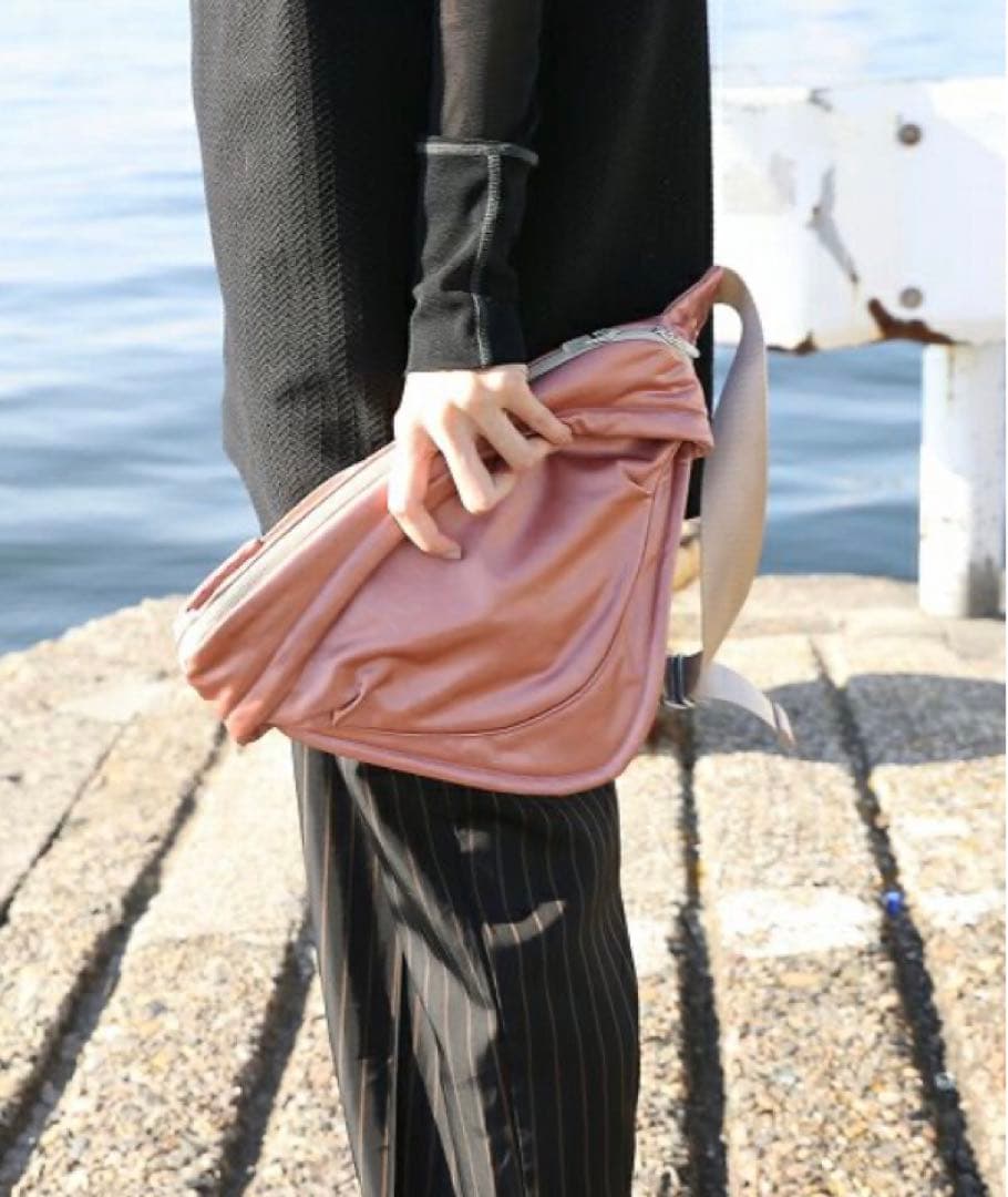 hatra Optical Bag オプティカルバッグ ボディバッグ PINK
