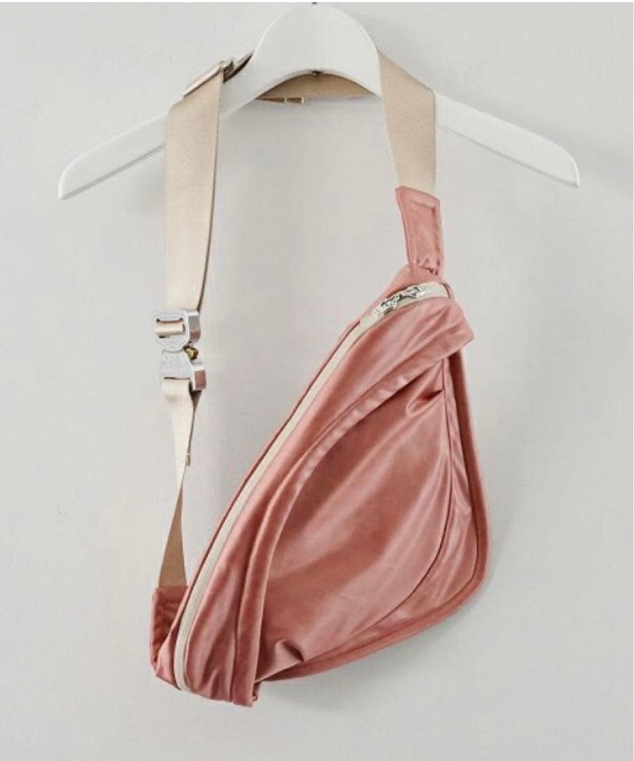 hatra Optical Bag オプティカルバッグ ボディバッグ PINK