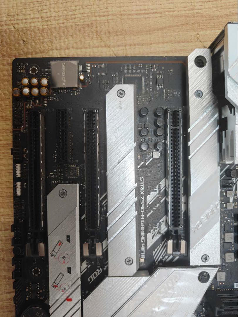ROG STRIX Z590-A GAMING WIFI マザーボード