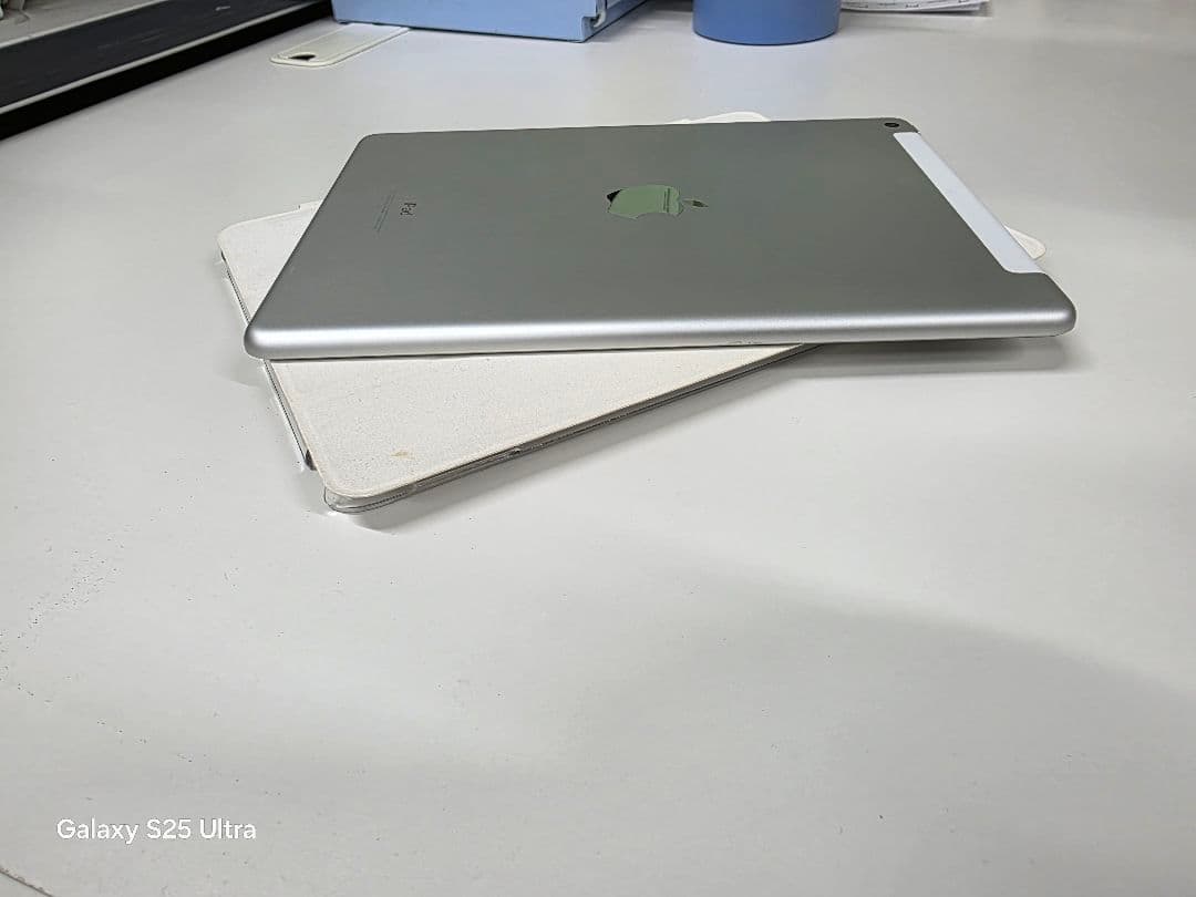 iPad第6世代32GB「美品」茄子