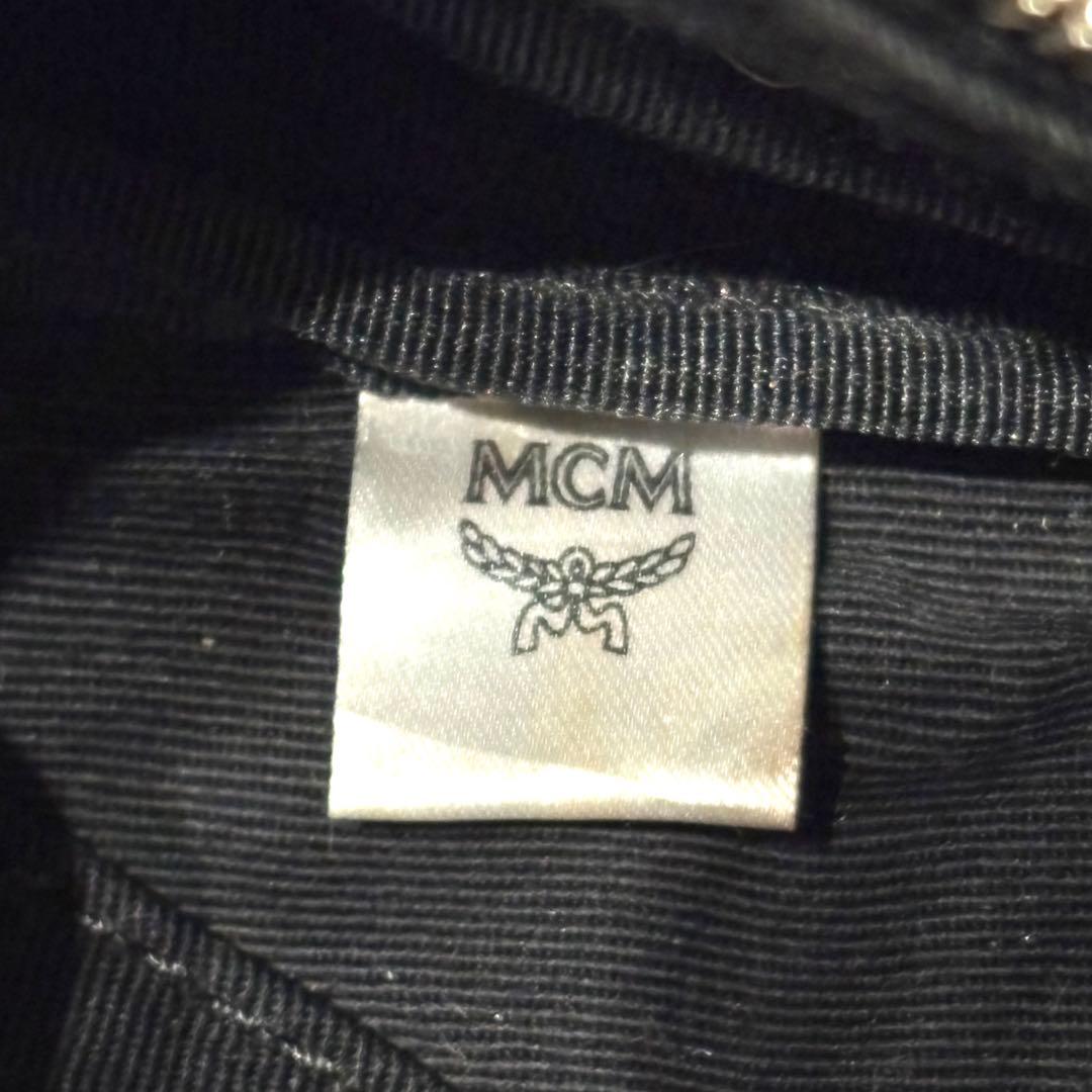 【美品】MCM　ボディバッグ　ウエストバッグ　レザー　本革　ロゴ　ブラック
