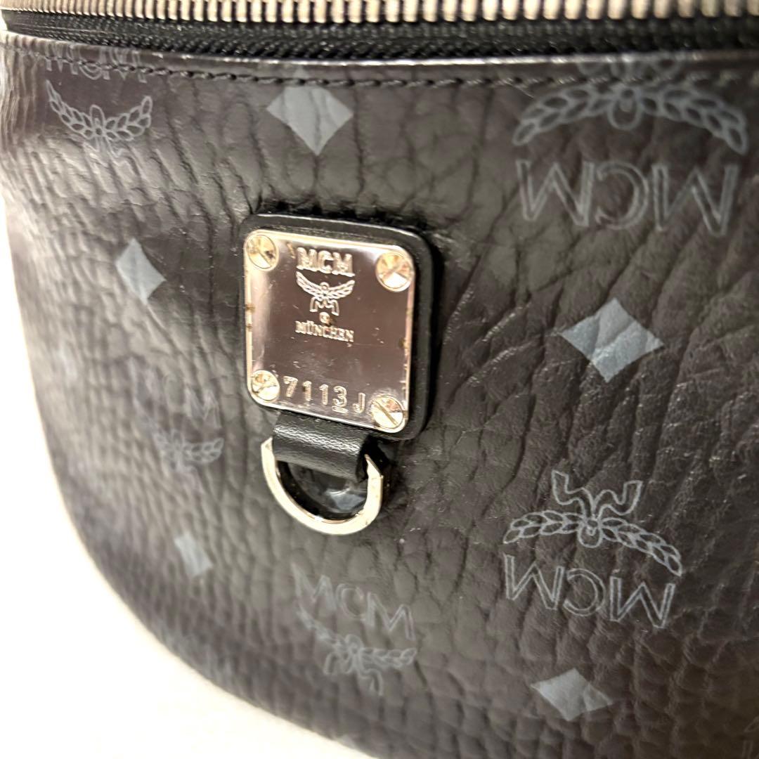 【美品】MCM　ボディバッグ　ウエストバッグ　レザー　本革　ロゴ　ブラック