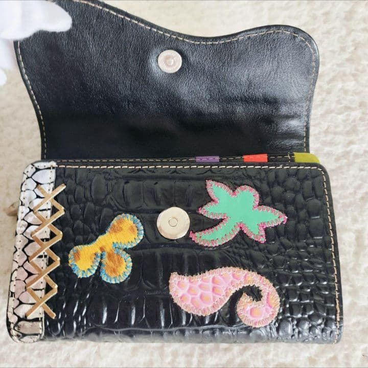 未使用品☆MICHELANGELOミケランジェロ☆ 刺繍ビーズ装飾 三つ折り財布