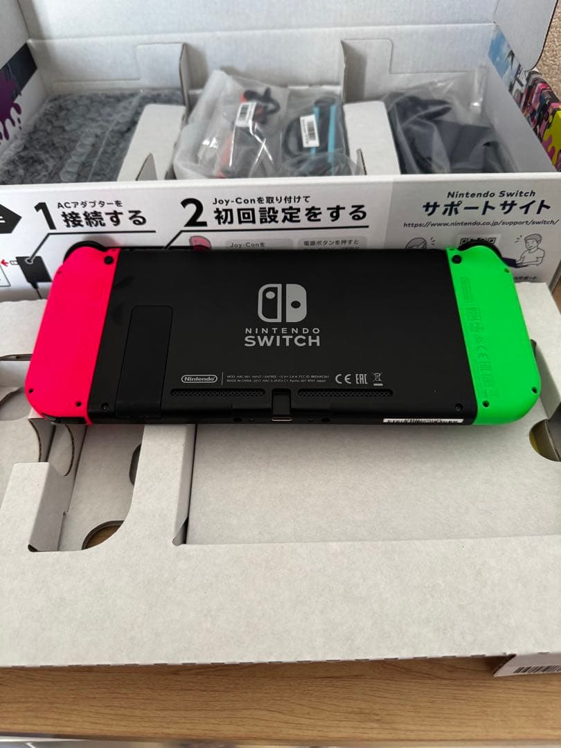 【美品】Nintendo Switch 本体（スプラトゥーン2エディション）