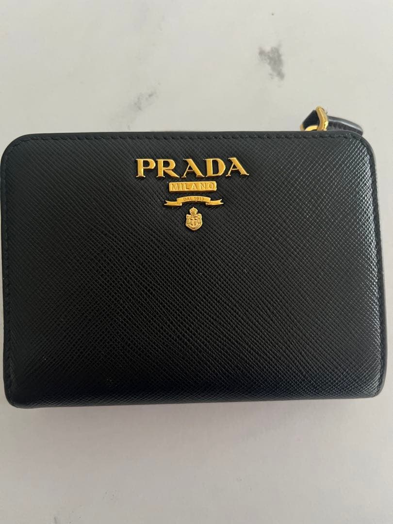 PRADA サフィアーノ 二つ折り財布 黒 ピンク バイカラー