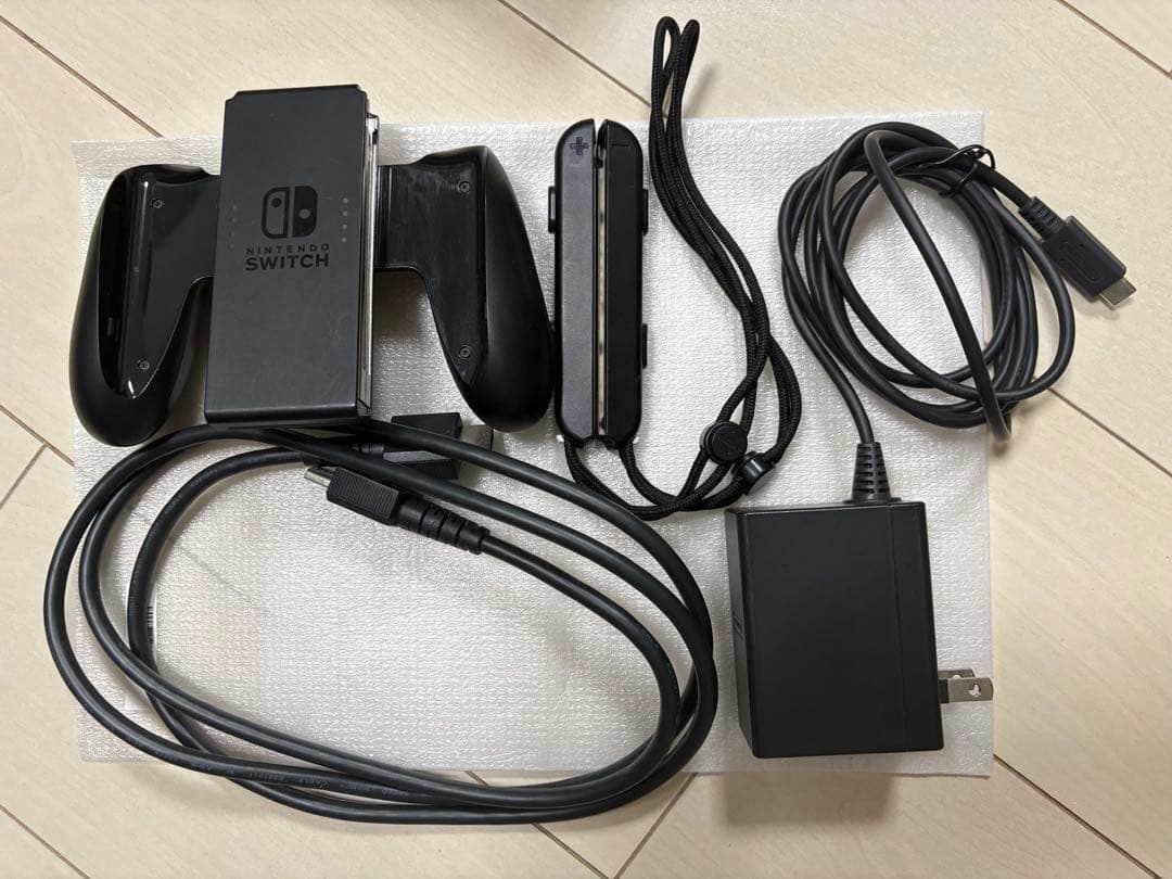 Nintendo Switch本体＋Joy-Con＋周辺機器 箱無し