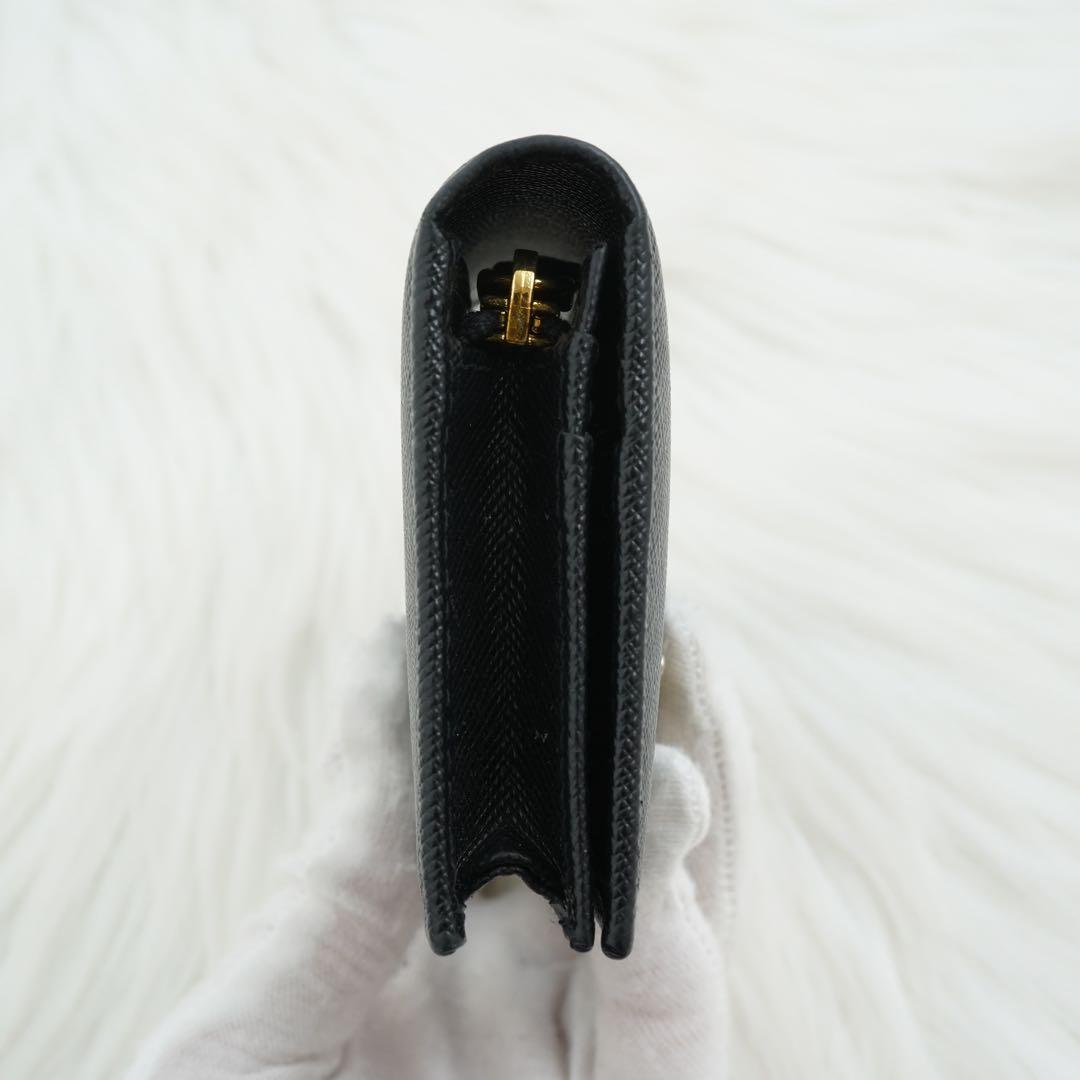 ほぼ未使用品　箱付き　GUCCI グッチ　二つ折り財布　サフィアーノレザー　黒