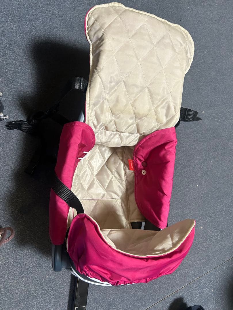 BuddyRider 犬用キャリア 赤/ベージュ 取り付け金具付き