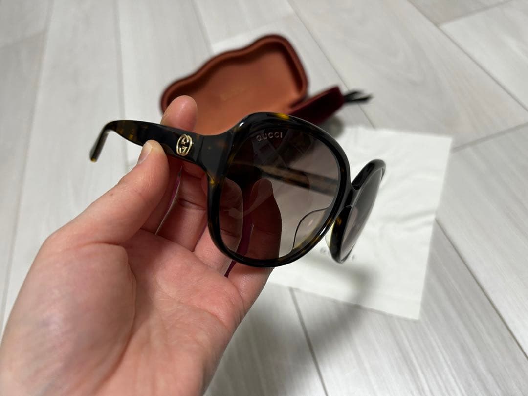 GUCCI ブラウンキャットアイサングラス