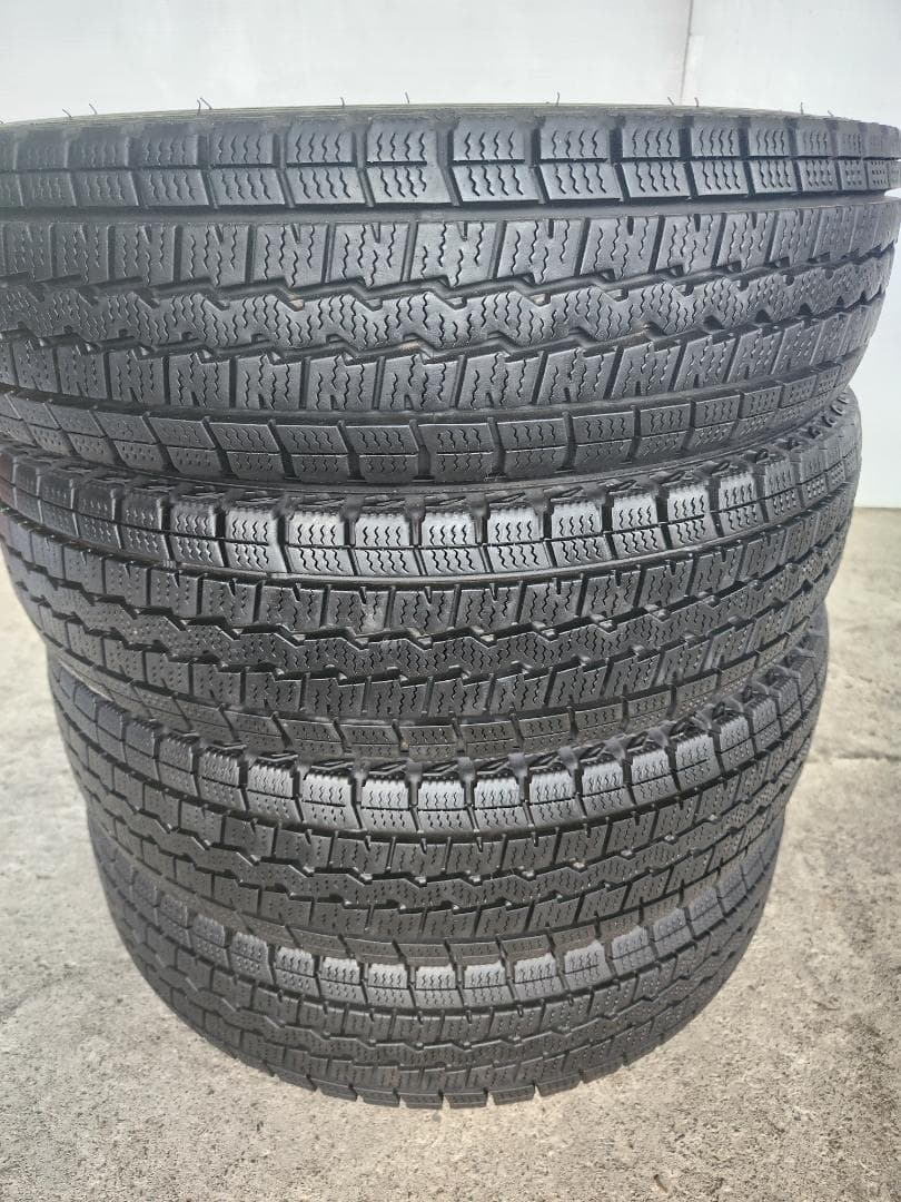 送料込☆2021年製 ダンロップタイヤ 145R12 LT日本製☆4本
