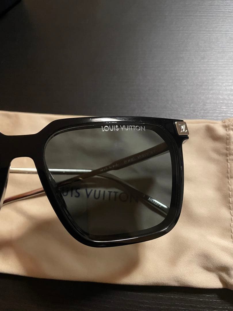 LOUIS VUITTON サングラス・LVライズ・スクエア　Z1667E