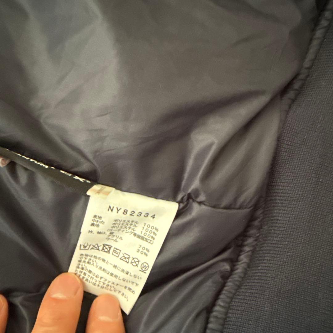 ノースフェイス　インサレーション　ボンバージャケット　ネイビー色　NY82334