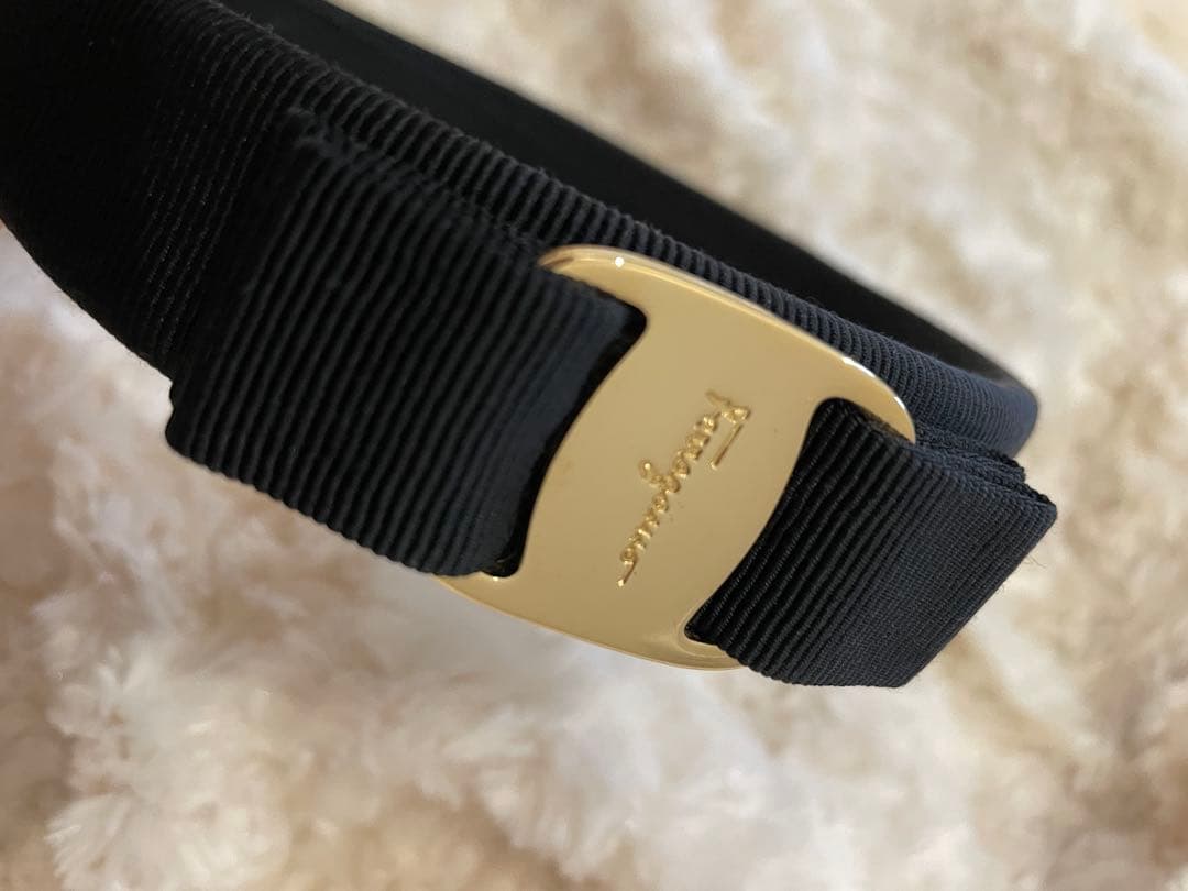 【美品】Ferragamo【フェラガモ】リボン付きブラック カチューシャ