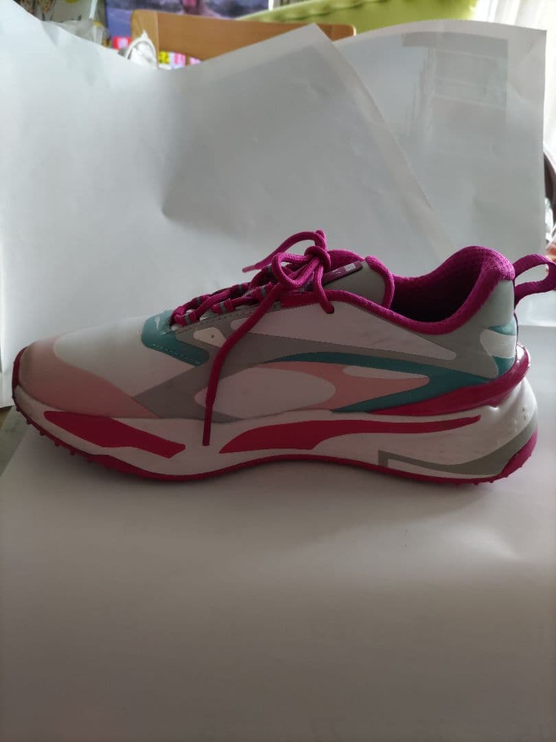 めう Puma スポーツシューズ 女性用 　24.5cm