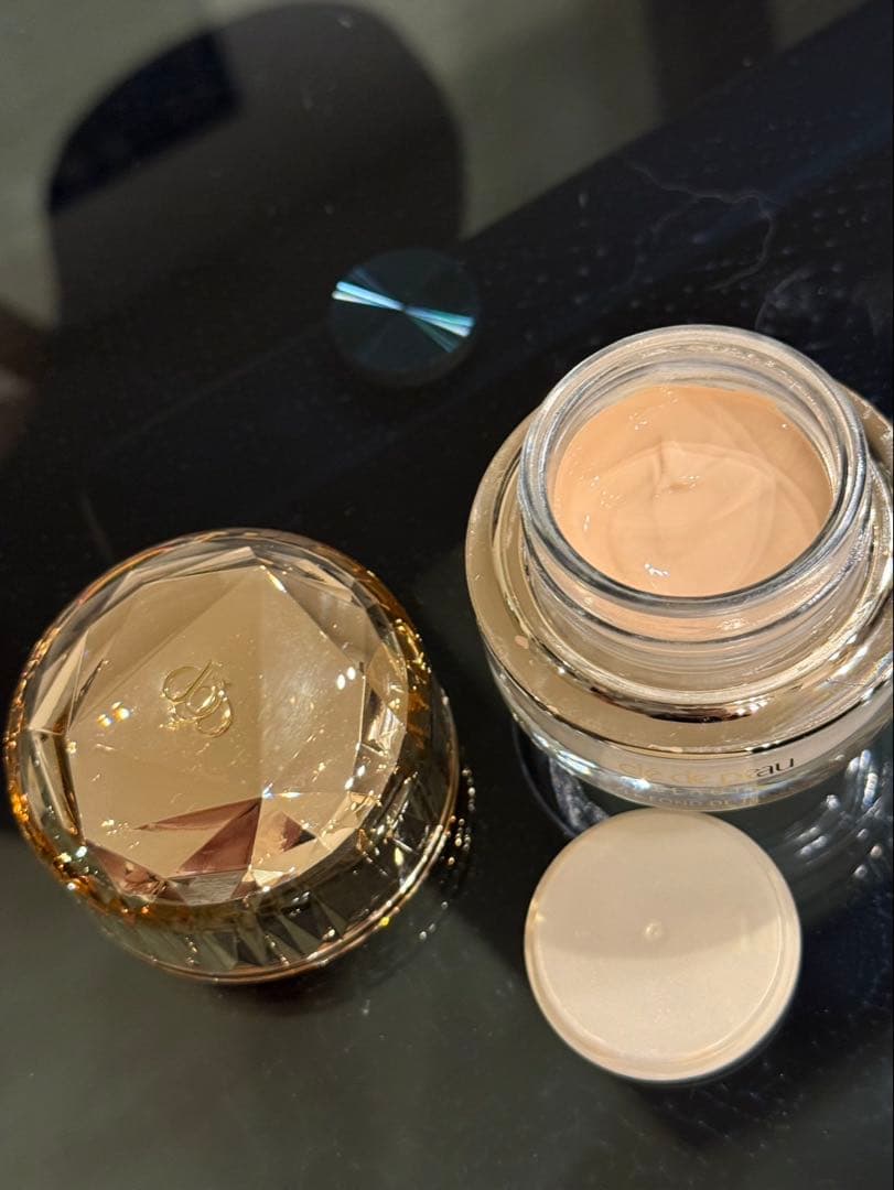 clé de peau クリームファンデーション 00