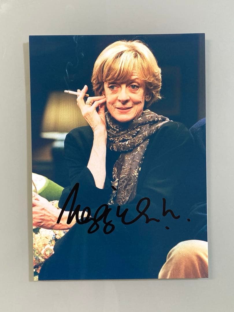マギー・スミス直筆サイン入り2Lサイズ写真…