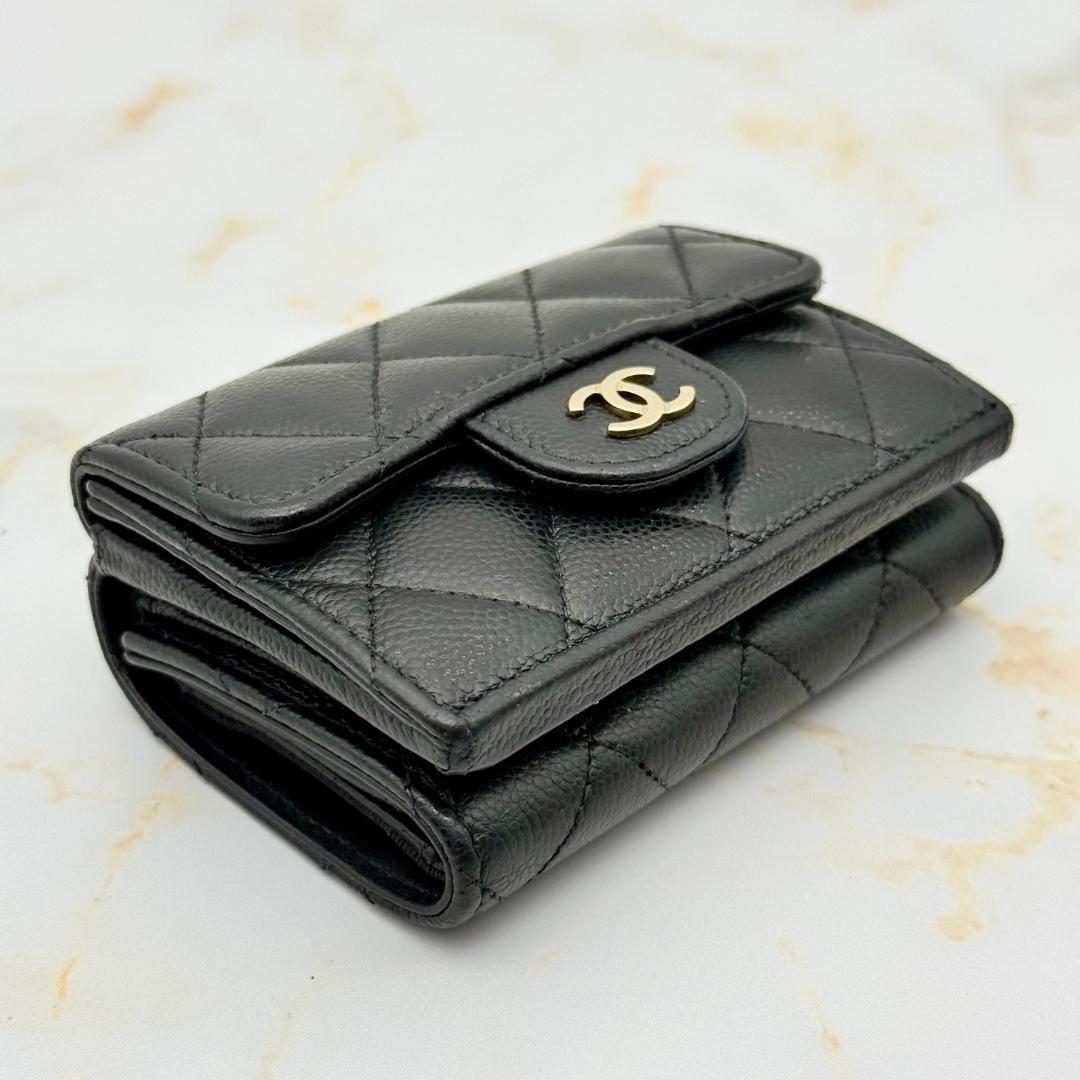 【美品】 CHANEL シャネル キャビアスキン マトラッセ 三つ折り財布